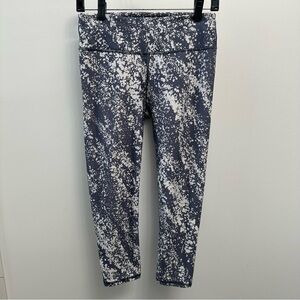 Fabletics Blue White Splatter Paint Print Cropped Women’s Leggings Size Small